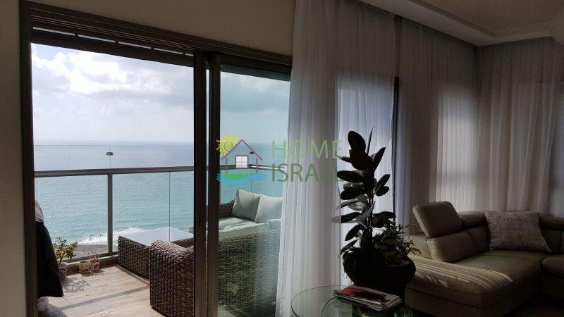 5 комнат в Нетании